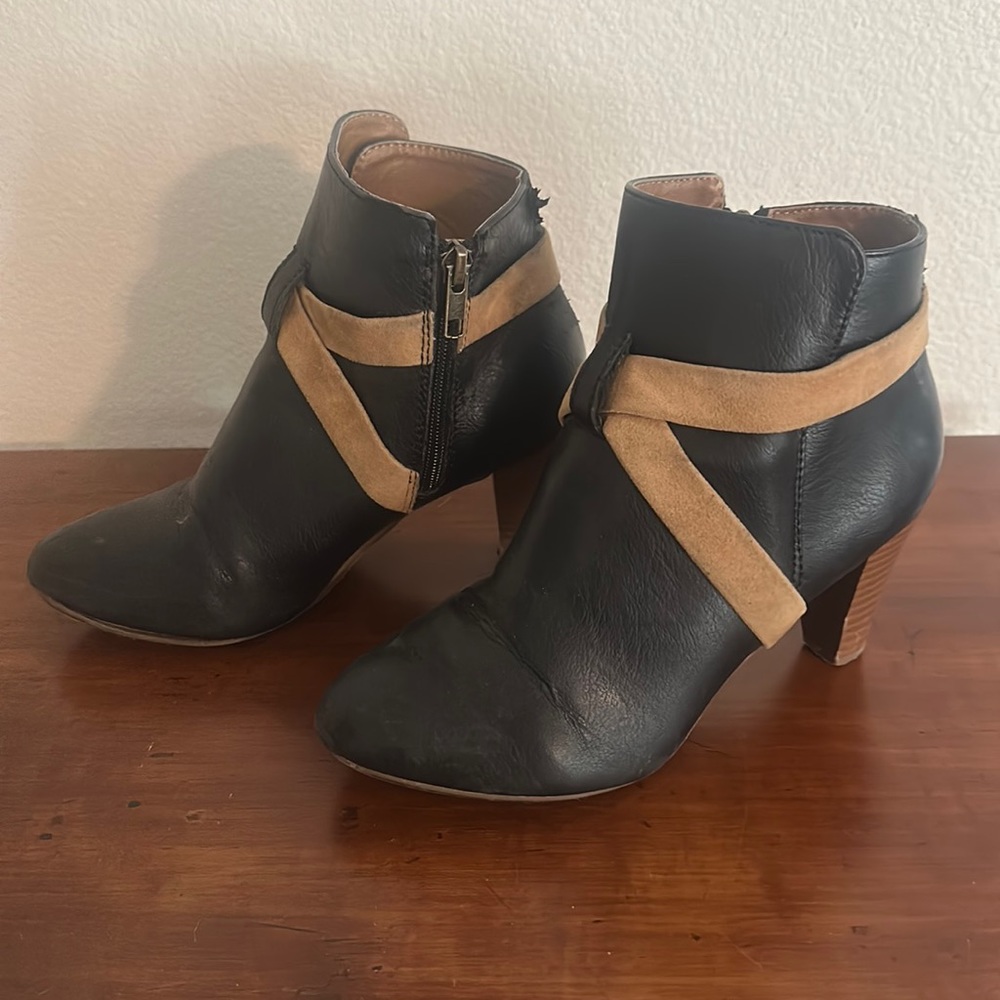 Aerosoles boots!